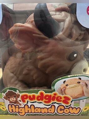 Pudgiez Highland Cow Plush Squishy